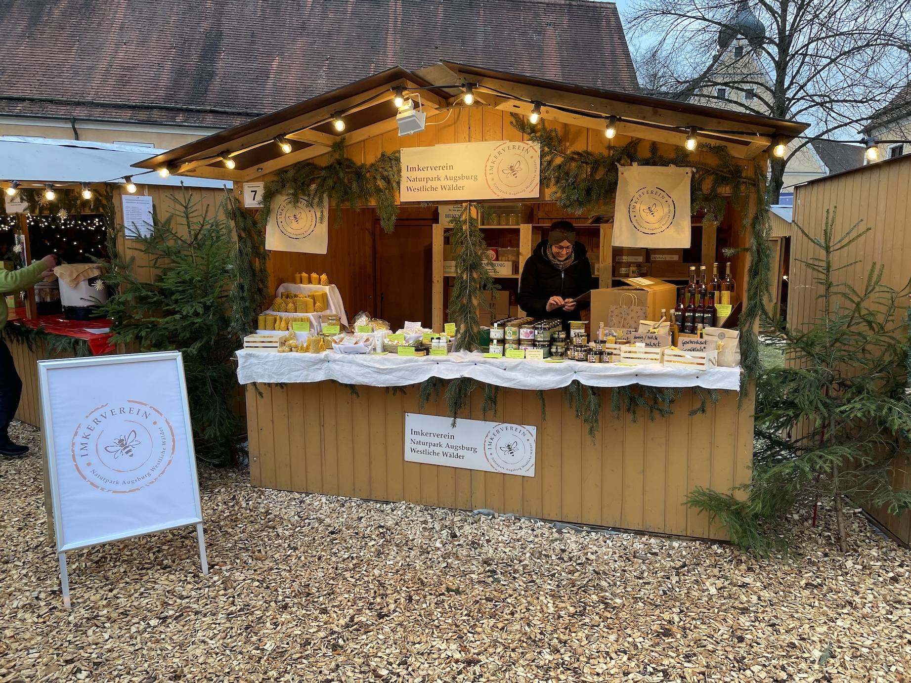 Weihnachtsmarkt_Oberschoenenfeld_Imkerverein_Honig_kaufen-k.jpeg